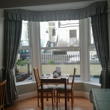 No 6 Quality Guesthouse ランディドノー エクステリア 写真