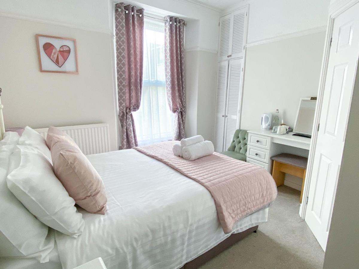 No 6 Quality Guesthouse ランディドノー エクステリア 写真