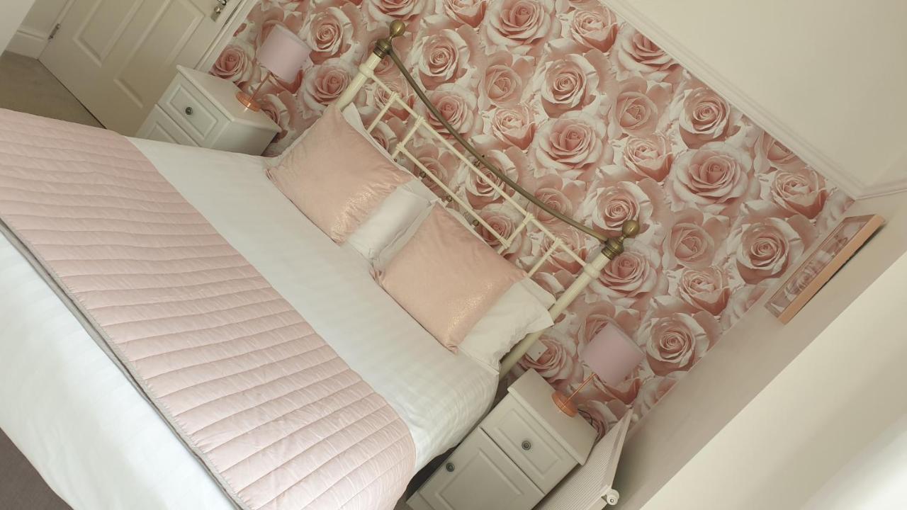 No 6 Quality Guesthouse ランディドノー エクステリア 写真