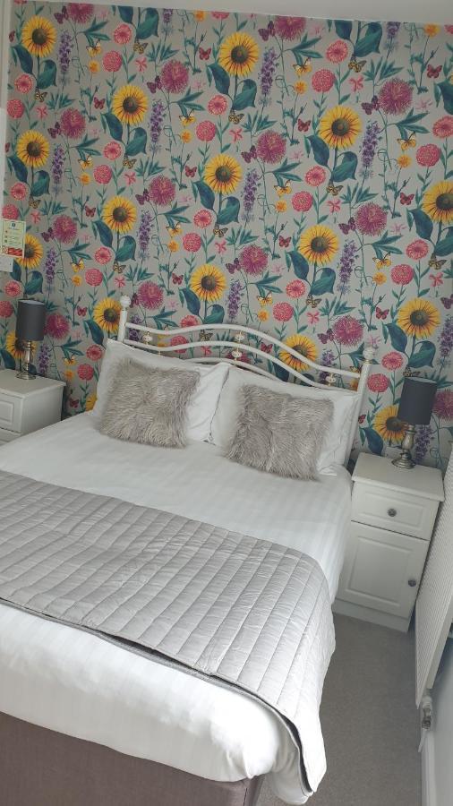 No 6 Quality Guesthouse ランディドノー エクステリア 写真