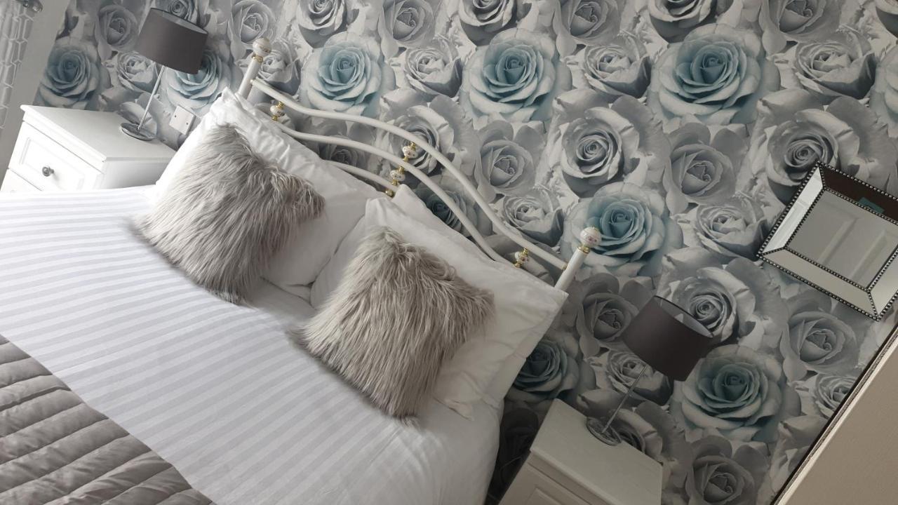 No 6 Quality Guesthouse ランディドノー エクステリア 写真