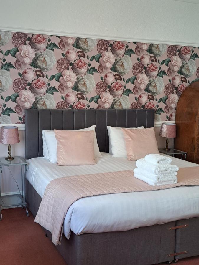 No 6 Quality Guesthouse ランディドノー エクステリア 写真