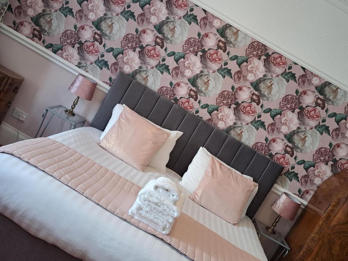 No 6 Quality Guesthouse ランディドノー エクステリア 写真