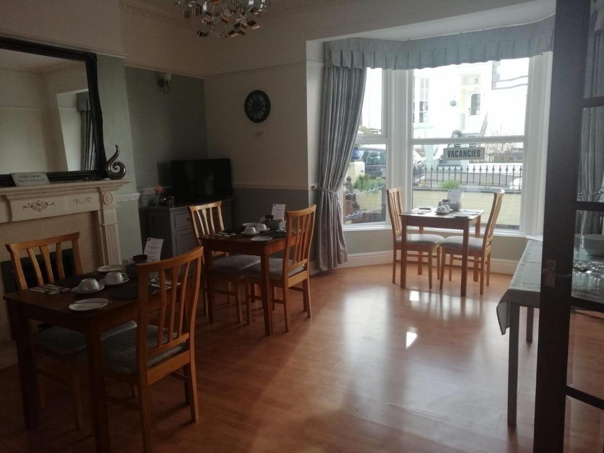 No 6 Quality Guesthouse ランディドノー エクステリア 写真