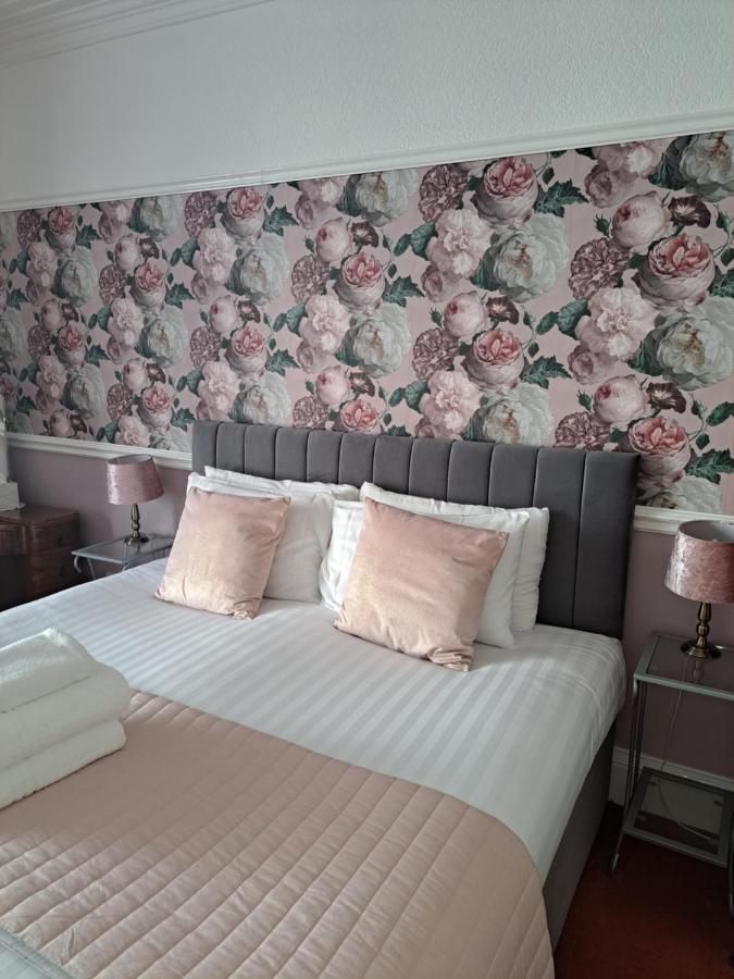 No 6 Quality Guesthouse ランディドノー エクステリア 写真